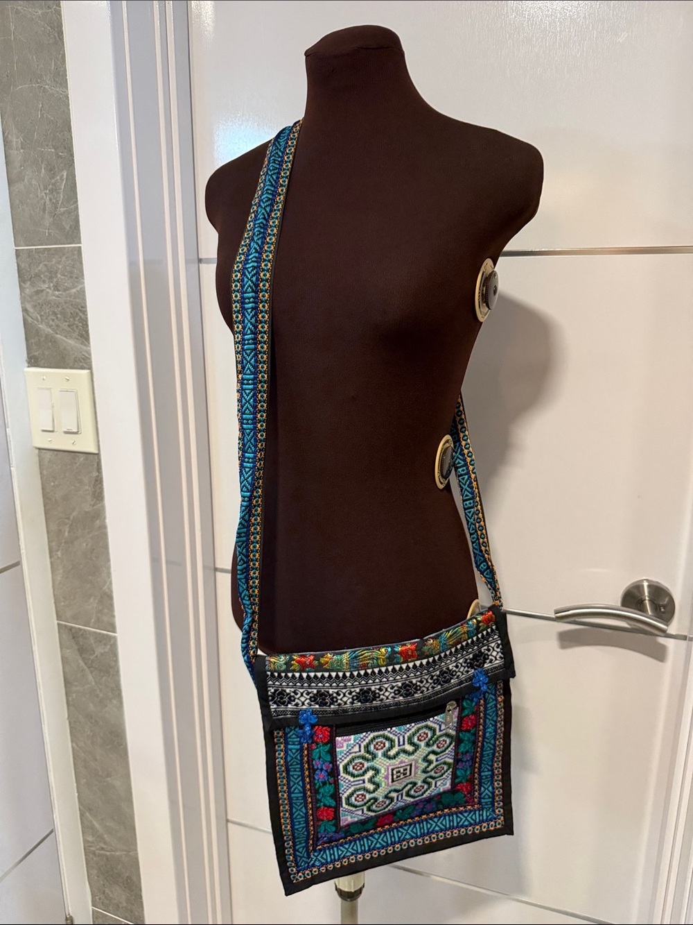 Embroidered Crossbody Shoulder Bag - Multicolor